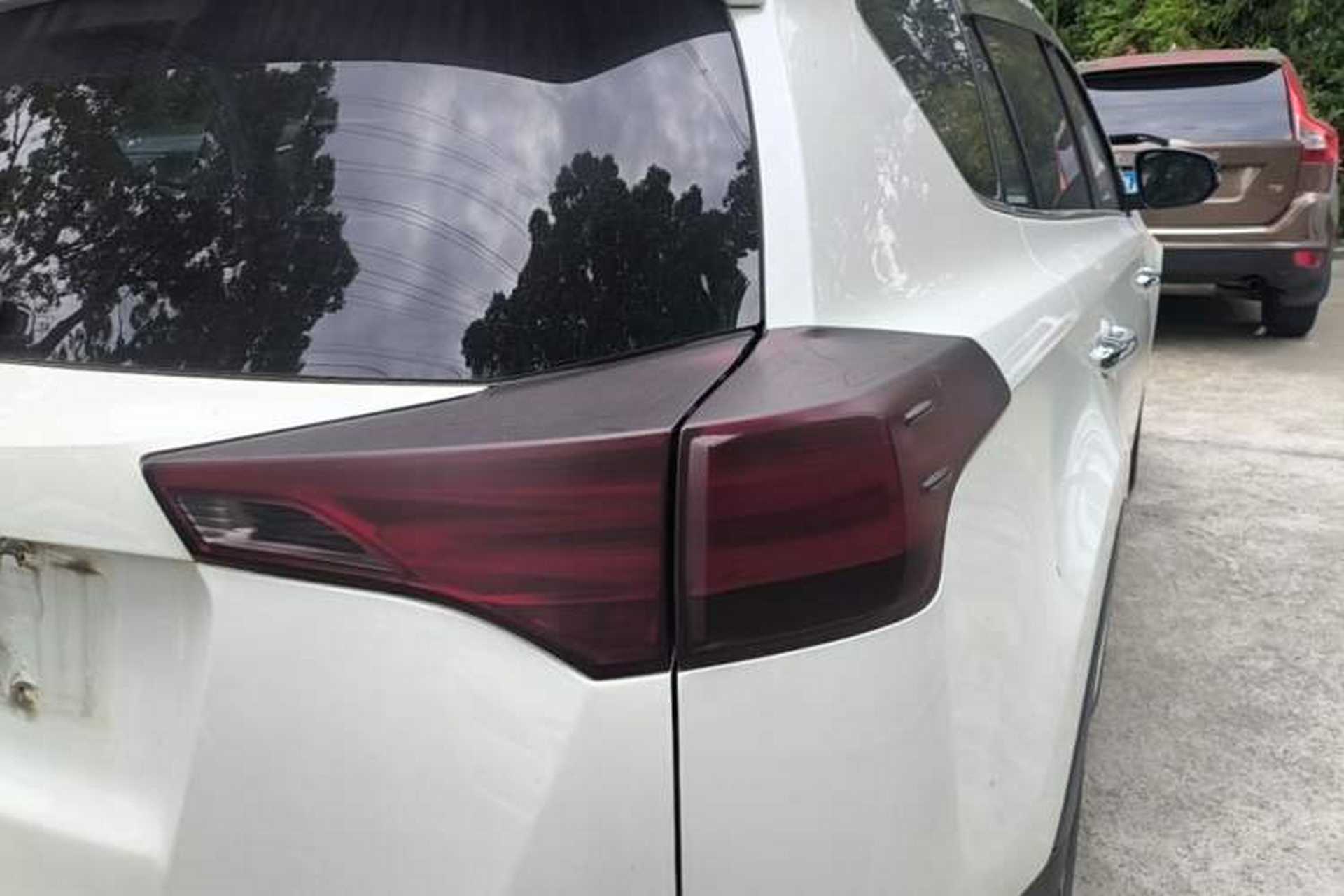 Used Toyota RAV4 2015 2.5L Automatic 4x4 Elite Edition Right Rear Taillight