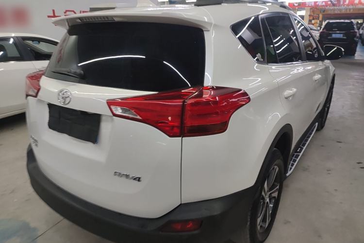 Used Toyota RAV4 2015 2.0L CVT Two-Wheel Drive Fashion Edition Right Rear Taillight