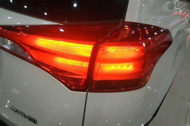 Used Toyota RAV4 2015 2.0L CVT Two-Wheel Drive Urban Edition Right Rear Taillight
