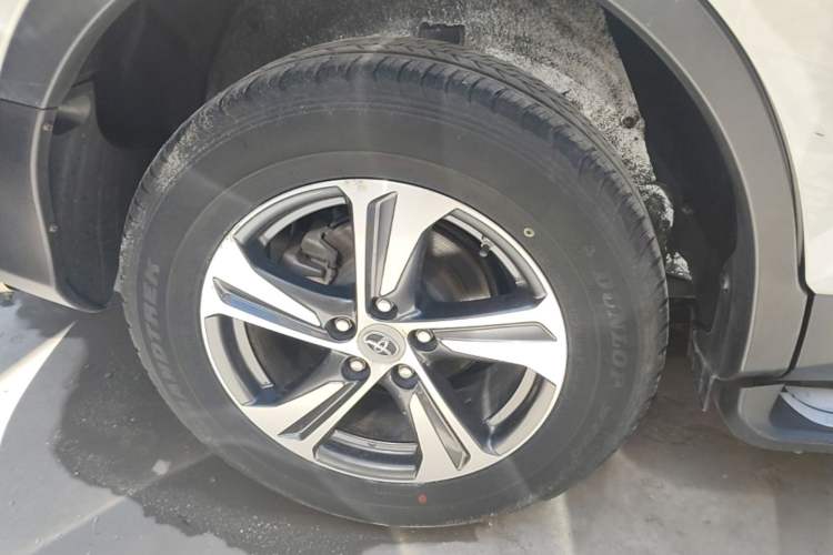 Used Toyota RAV4 2015 2.0L CVT Two-Wheel Drive Fashion Edition Right Rear Wheel Hub