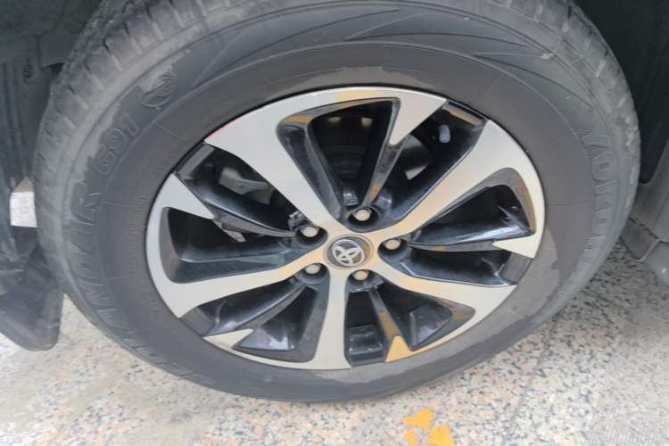 Used Toyota RAV4 2015 2.0L CVT Two-Wheel Drive Fashion Edition Right Rear Wheel Hub