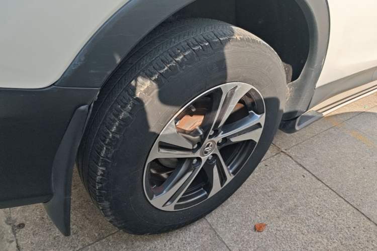 Used Toyota RAV4 2015 2.0L CVT Two-Wheel Drive Fashion Edition Right Rear Wheel Hub