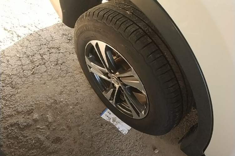Used Toyota RAV4 2015 2.0L CVT Two-Wheel Drive Fashion Edition Right Rear Wheel Hub