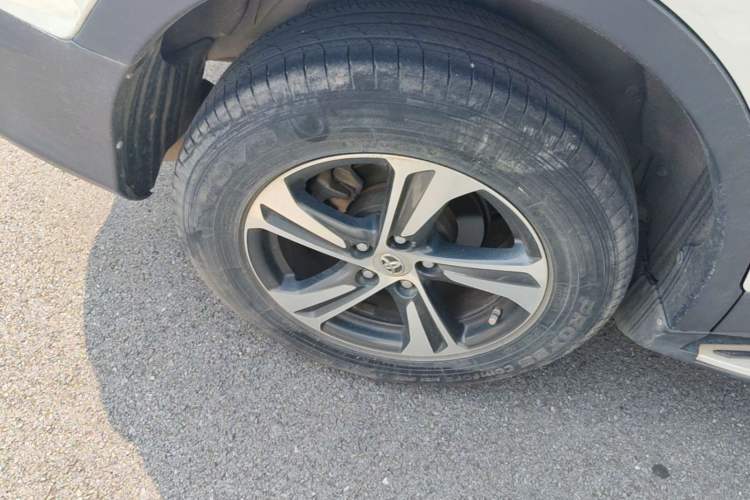 Used Toyota RAV4 2015 2.0L CVT Two-Wheel Drive Fashion Edition Right Rear Wheel Hub