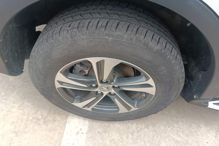 Used Toyota RAV4 2015 2.0L CVT Two-Wheel Drive Fashion Edition Right Rear Wheel Hub