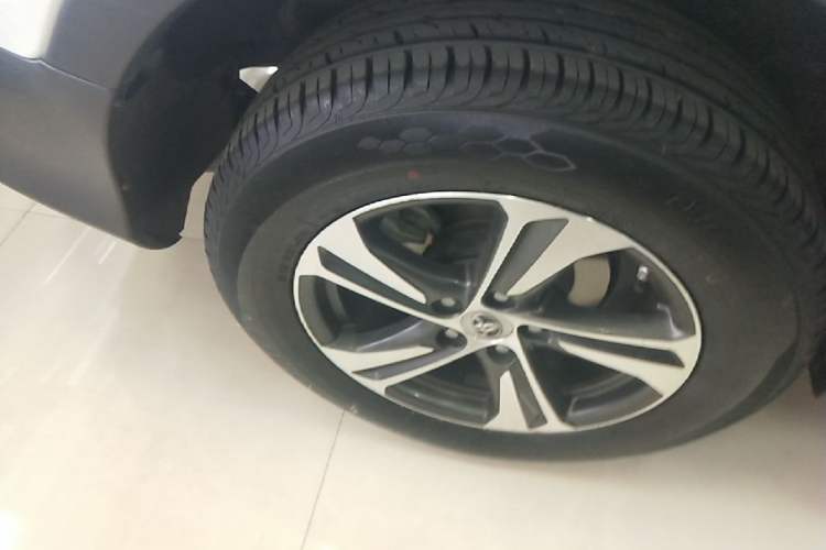 Used Toyota RAV4 2015 2.0L CVT Two-Wheel Drive Fashion Edition Right Rear Wheel Hub