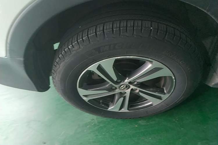 Used Toyota RAV4 2015 2.0L CVT Two-Wheel Drive Fashion Edition Right Rear Wheel Hub
