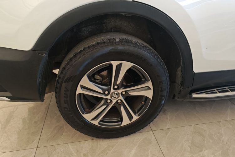 Used Toyota RAV4 2015 2.0L CVT Two-Wheel Drive Fashion Edition Right Rear Wheel Hub