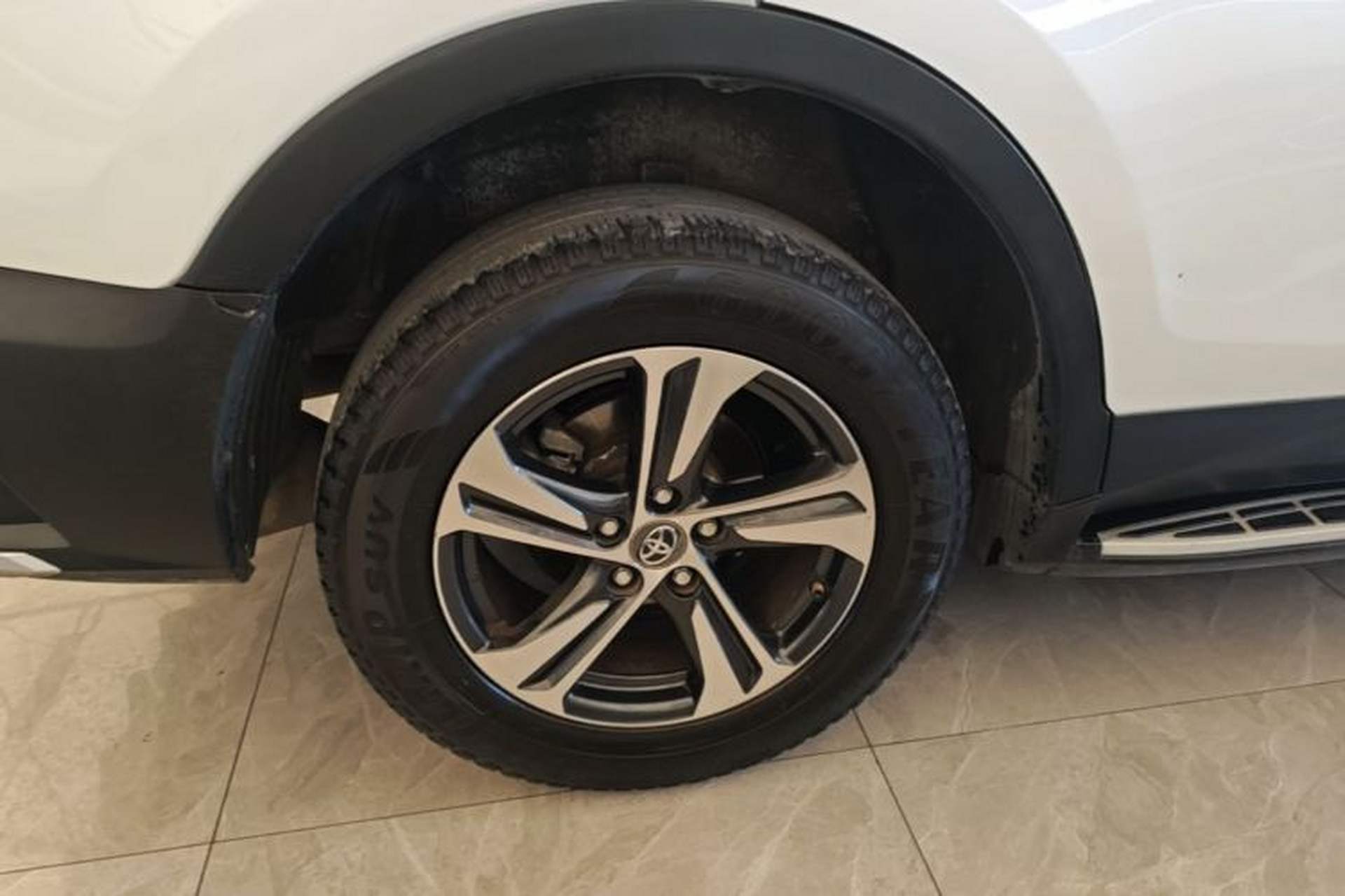Used Toyota RAV4 2015 2.0L CVT Two-Wheel Drive Fashion Edition Right Rear Wheel Hub