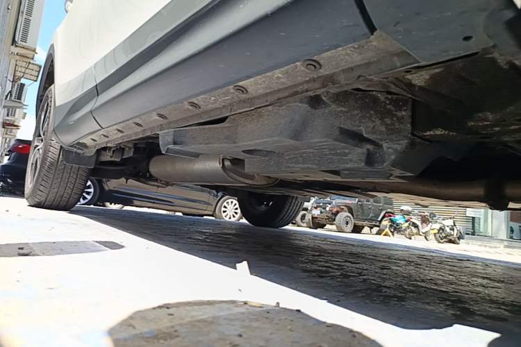 Used Toyota RAV4 2015 2.5L Automatic 4x4 Elite Edition Right Side Sill