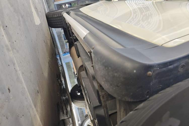 Used Toyota RAV4 2015 2.0L CVT Two-Wheel Drive Fashion Edition Right Side Sill