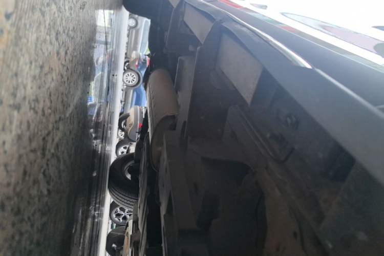 Used Toyota RAV4 2015 2.0L CVT Two-Wheel Drive Fashion Edition Right Side Sill