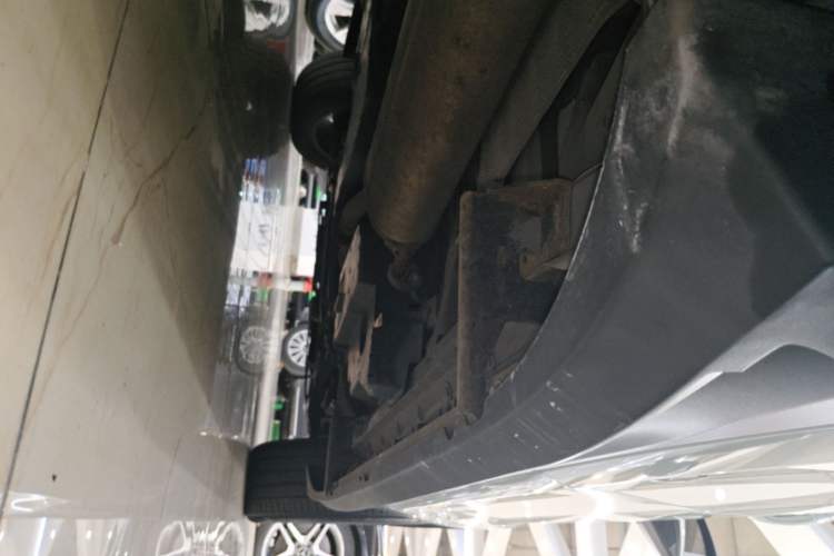 Used Toyota RAV4 2015 2.5L Automatic 4x4 Elite Edition Right Side Sill
