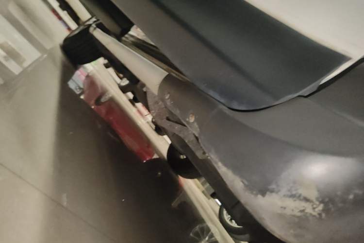 Used Toyota RAV4 2015 2.0L CVT Two-Wheel Drive Fashion Edition Right Side Sill
