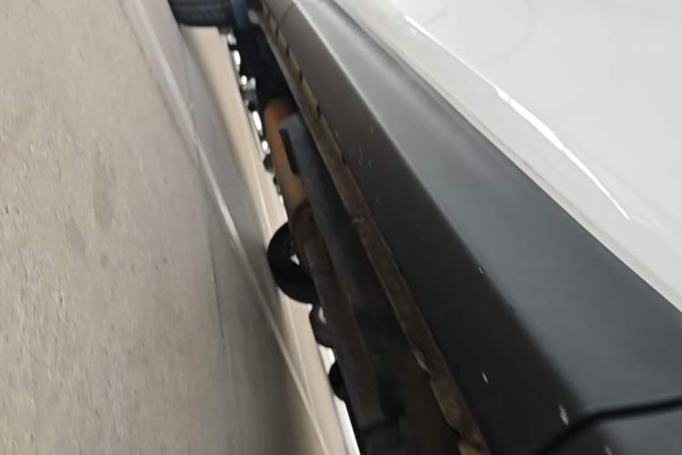 Used Toyota RAV4 2015 2.5L Automatic 4x4 Elite Edition Right Side Sill