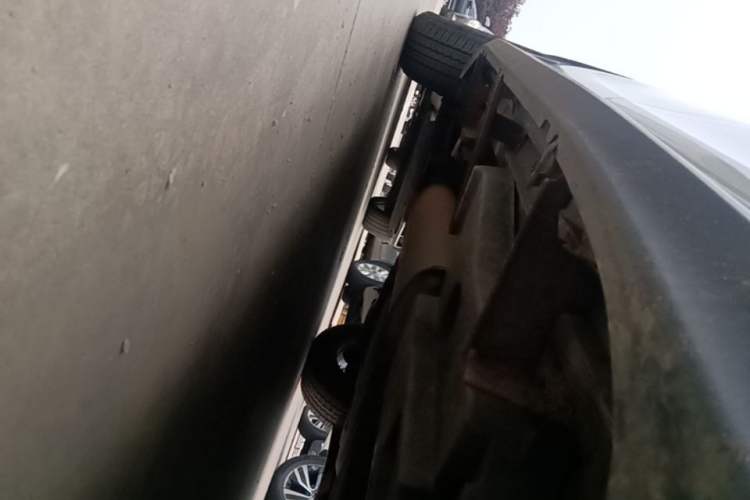 Used Toyota RAV4 2015 2.0L CVT Two-Wheel Drive Fashion Edition Right Side Sill