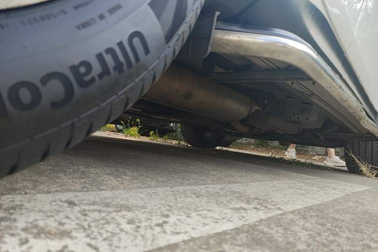 Used Toyota RAV4 2015 2.5L Automatic 4x4 Elite Edition Right Side Sill