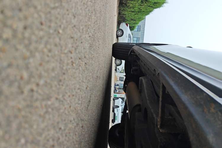 Used Toyota RAV4 2015 2.0L CVT Two-Wheel Drive Fashion Edition Right Side Sill