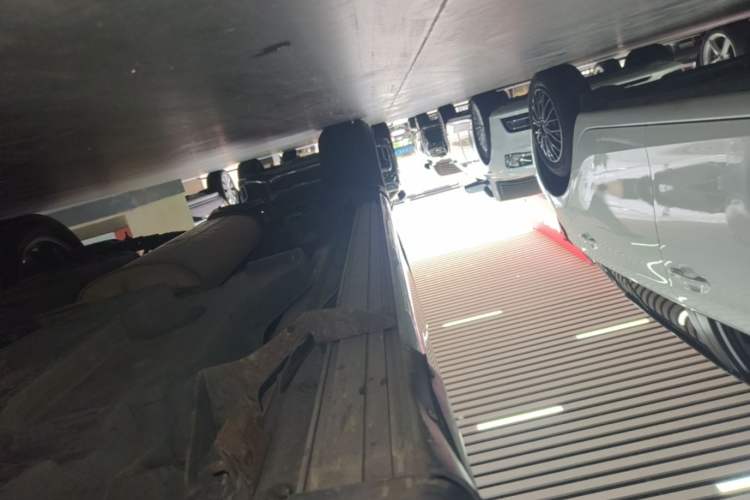 Used Toyota RAV4 2015 2.0L CVT Two-Wheel Drive Fashion Edition Right Side Sill
