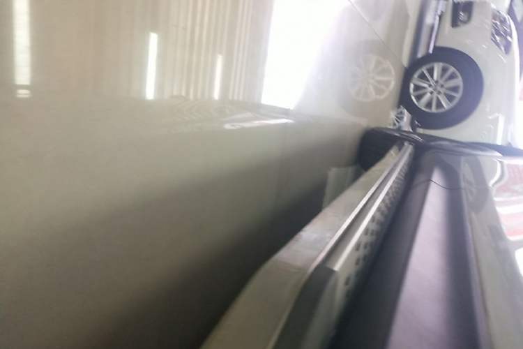 Used Toyota RAV4 2015 2.0L CVT Two-Wheel Drive Fashion Edition Right Side Sill