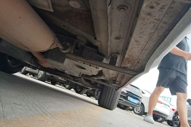 Used Toyota RAV4 2015 2.0L CVT Two-Wheel Drive Fashion Edition Right Side Sill