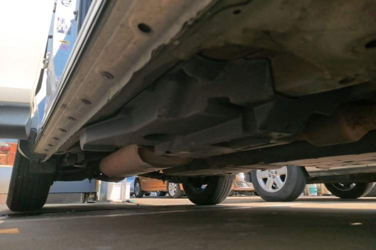 Used Toyota RAV4 2015 2.0L CVT Two-Wheel Drive Fashion Edition Right Side Sill