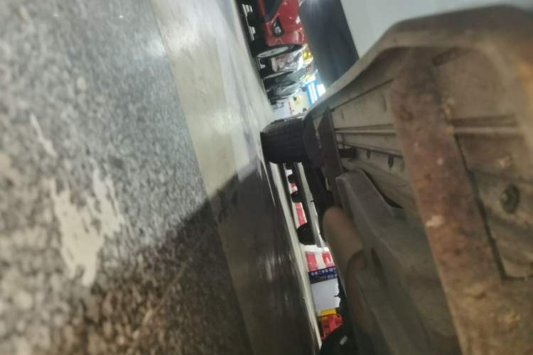 Used Toyota RAV4 2015 2.0L CVT Two-Wheel Drive Fashion Edition Right Side Sill