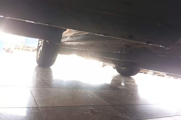 Used Toyota RAV4 2015 2.0L CVT Two-Wheel Drive Fashion Edition Right Side Sill