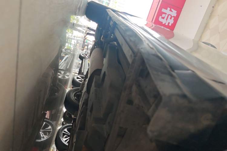 Used Toyota RAV4 2015 2.0L CVT Two-Wheel Drive Fashion Edition Right Side Sill