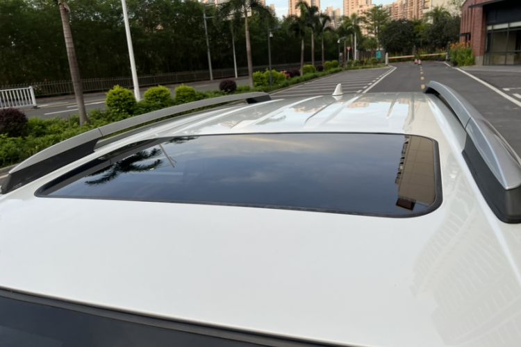 Used Toyota RAV4 2015 2.0L CVT Two-Wheel Drive Fashion Edition Roof