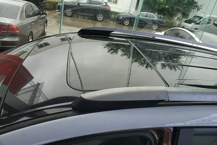 Used Toyota RAV4 2015 2.0L CVT Two-Wheel Drive Fashion Edition Roof