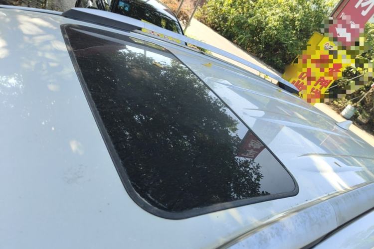 Used Toyota RAV4 2015 2.0L CVT Two-Wheel Drive Fashion Edition Roof