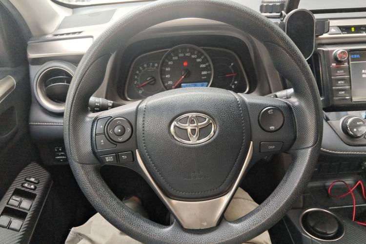 Used Toyota RAV4 2015 2.0L CVT Two-Wheel Drive Fashion Edition Steering Wheel