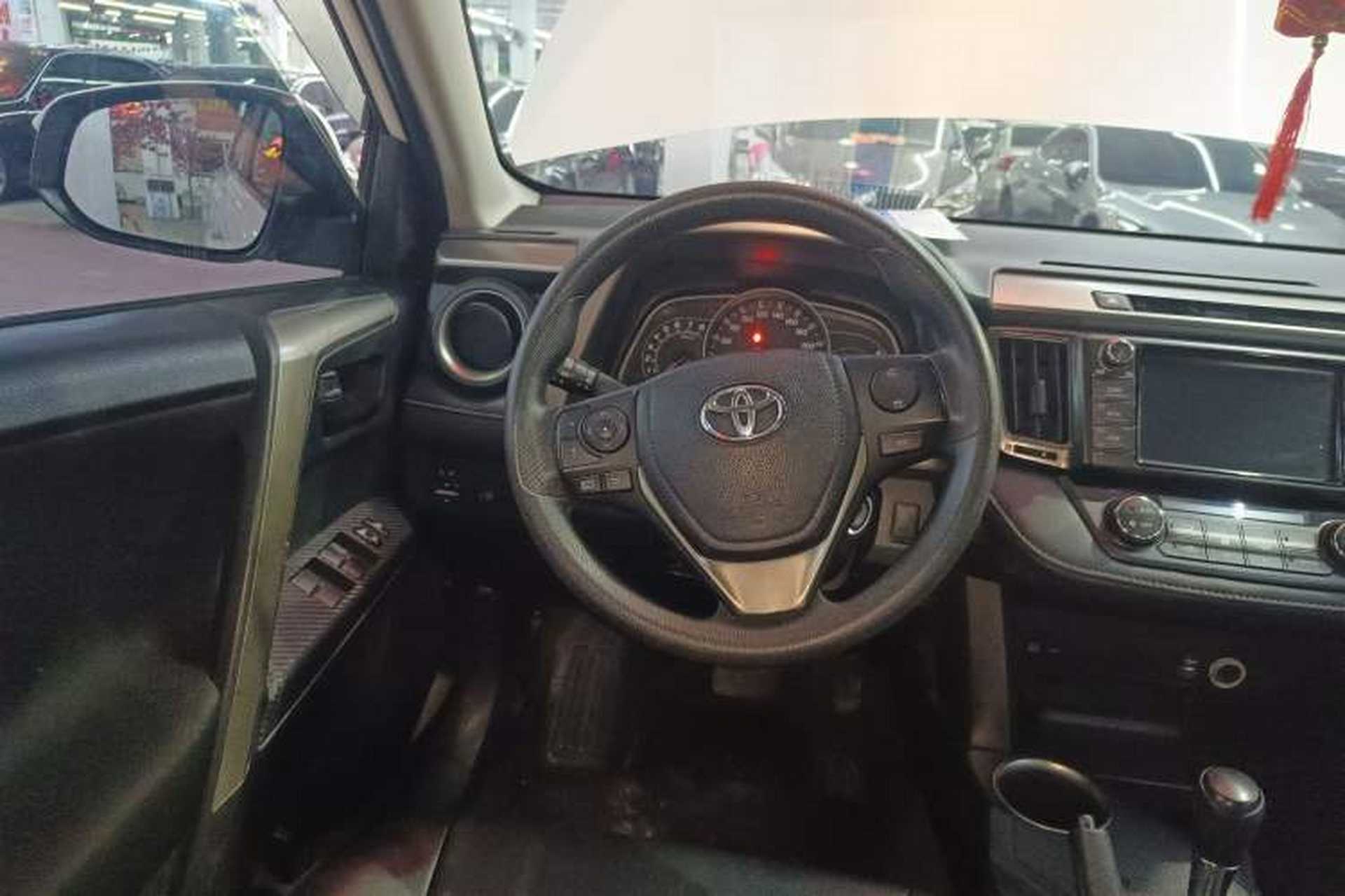 Used Toyota RAV4 2015 2.0L CVT Two-Wheel Drive Fashion Edition Steering Wheel