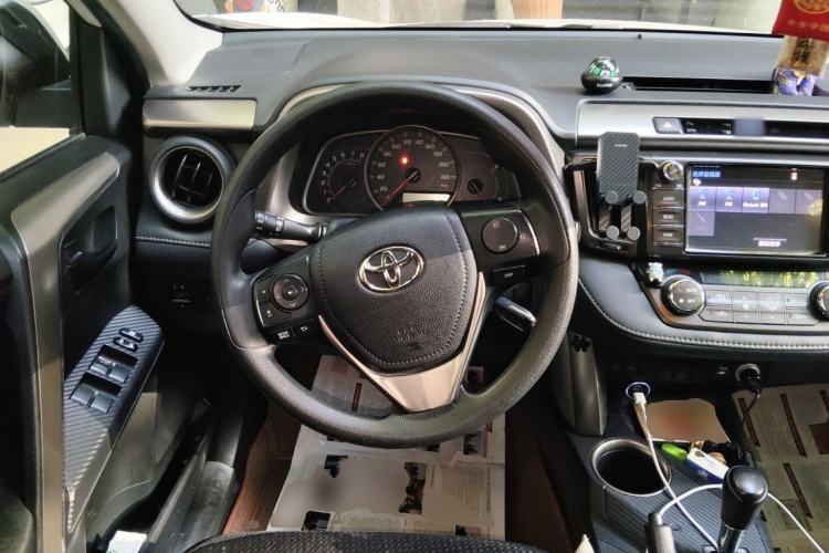 Used Toyota RAV4 2015 2.0L CVT Two-Wheel Drive Fashion Edition Steering Wheel