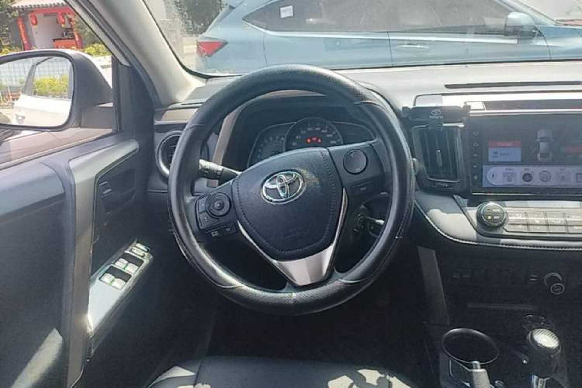 Used Toyota RAV4 2015 2.0L CVT Two-Wheel Drive Fashion Edition Steering Wheel
