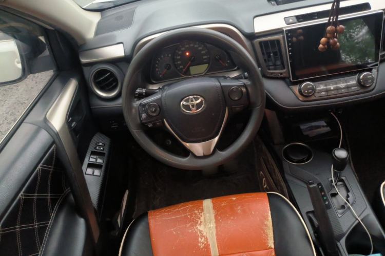 Used Toyota RAV4 2015 2.0L CVT Two-Wheel Drive Fashion Edition Steering Wheel