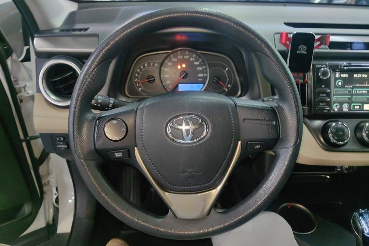 Used Toyota RAV4 2015 2.0L CVT Two-Wheel Drive Urban Edition Steering Wheel