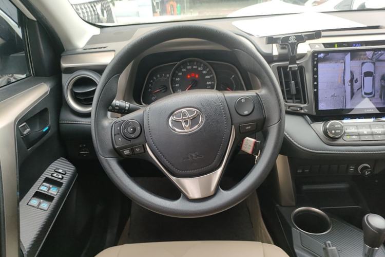 Used Toyota RAV4 2015 2.0L CVT Two-Wheel Drive Fashion Edition Steering Wheel