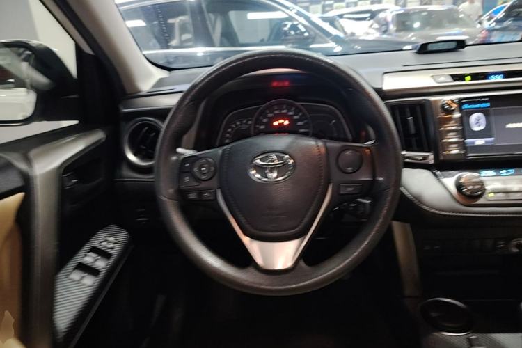 Used Toyota RAV4 2015 2.0L CVT Two-Wheel Drive Fashion Edition Steering Wheel