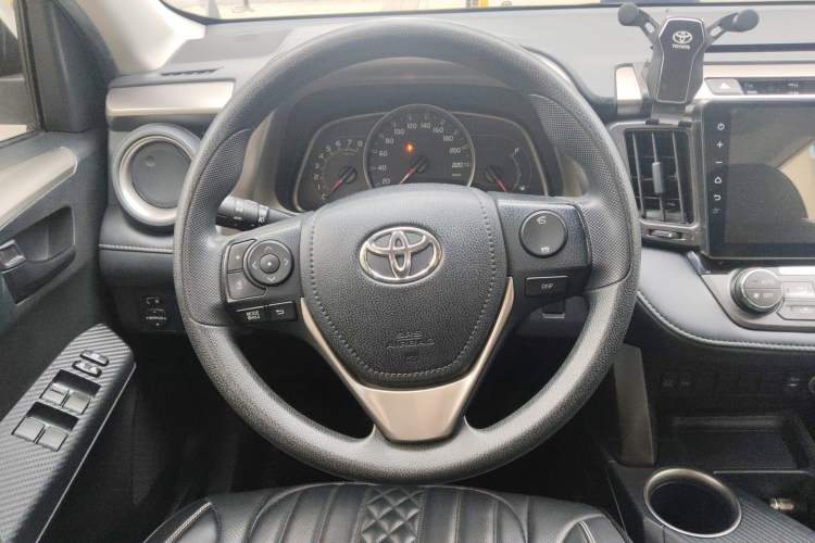Used Toyota RAV4 2015 2.0L CVT Two-Wheel Drive Fashion Edition Steering Wheel