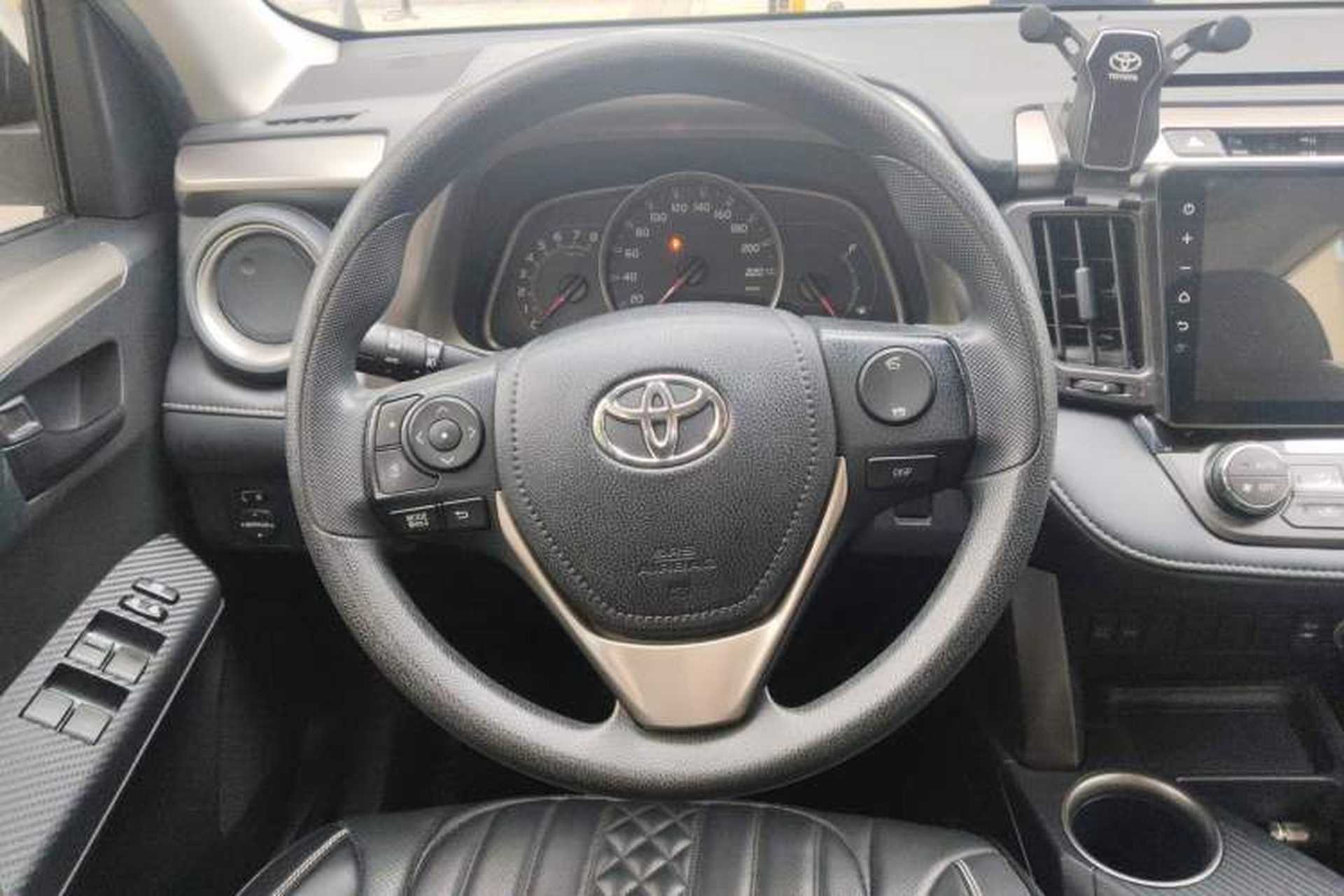 Used Toyota RAV4 2015 2.0L CVT Two-Wheel Drive Fashion Edition Steering Wheel