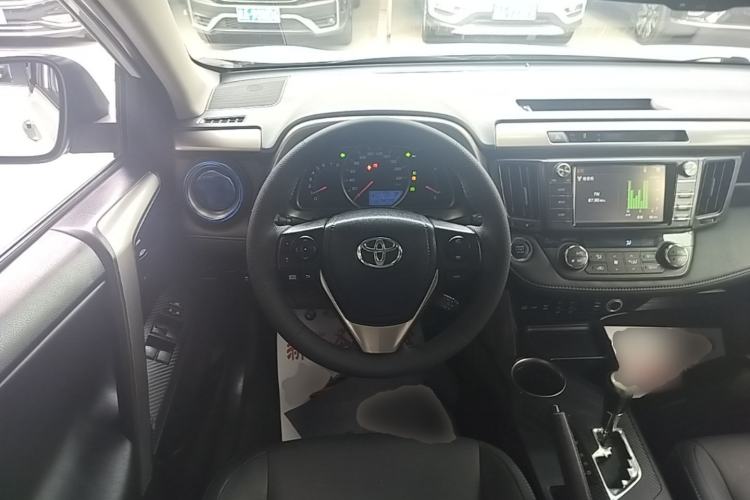 Used Toyota RAV4 2015 2.5L Automatic 4x4 Elite Edition Steering Wheel
