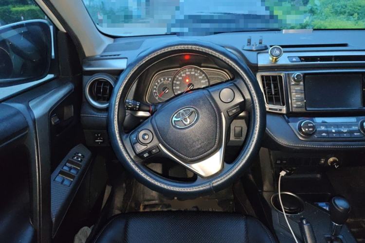 Used Toyota RAV4 2015 2.0L CVT Two-Wheel Drive Fashion Edition Steering Wheel