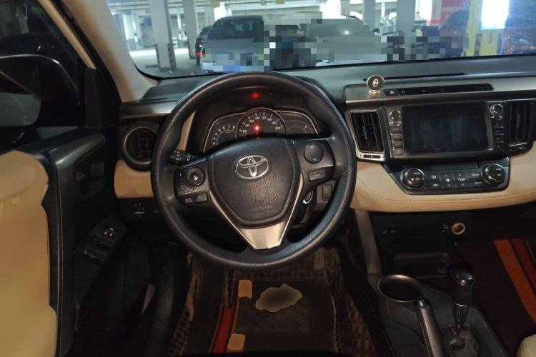 Used Toyota RAV4 2015 2.0L CVT Two-Wheel Drive Fashion Edition Steering Wheel