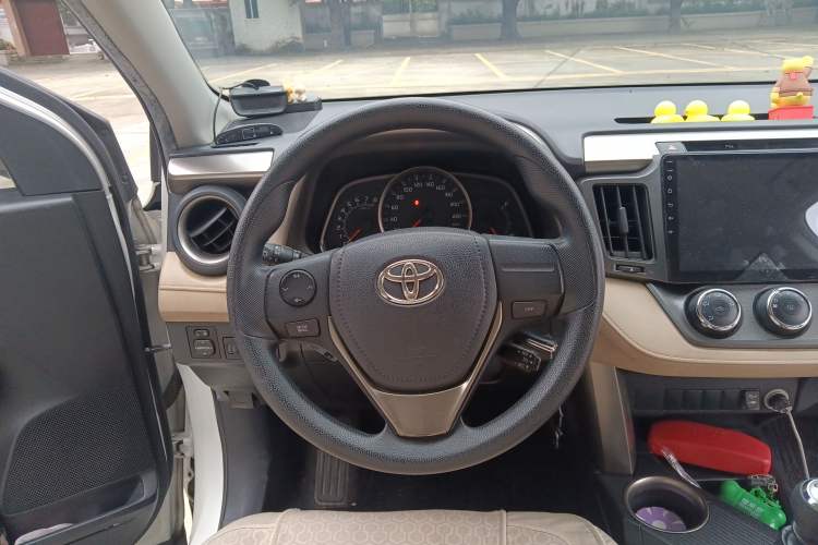 Used Toyota RAV4 2015 2.0L Manual Two-Wheel Drive Urban Edition Steering Wheel