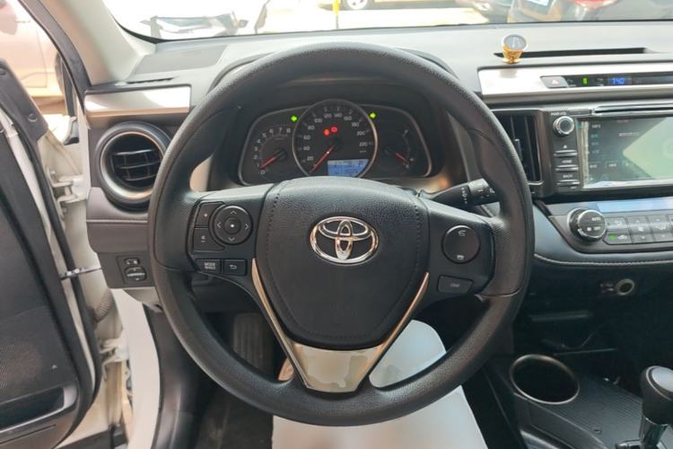 Used Toyota RAV4 2015 2.0L CVT Two-Wheel Drive Fashion Edition Steering Wheel