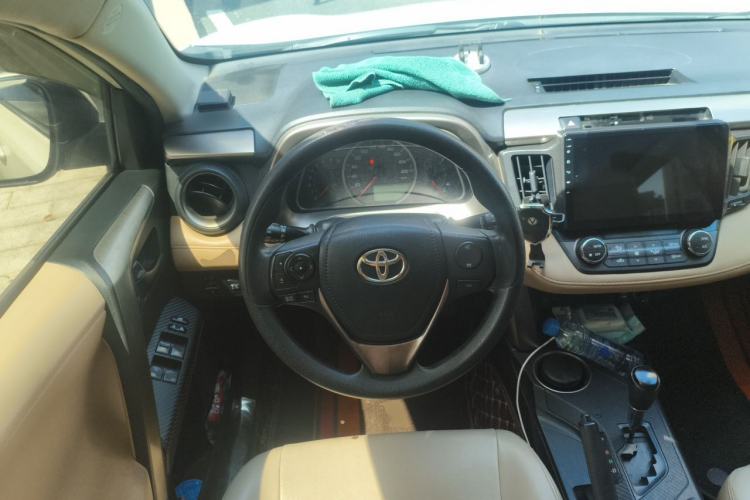 Used Toyota RAV4 2015 2.0L CVT Two-Wheel Drive Fashion Edition Steering Wheel