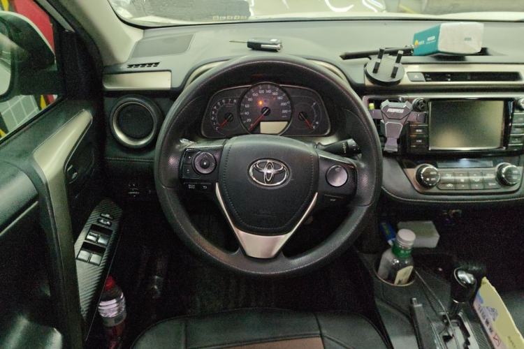 Used Toyota RAV4 2015 2.0L CVT Two-Wheel Drive Fashion Edition Steering Wheel