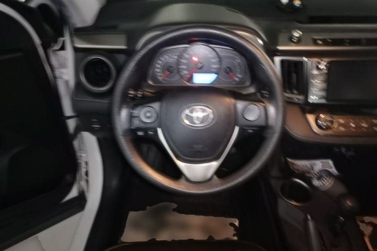 Used Toyota RAV4 2015 2.0L CVT Two-Wheel Drive Fashion Edition Steering Wheel